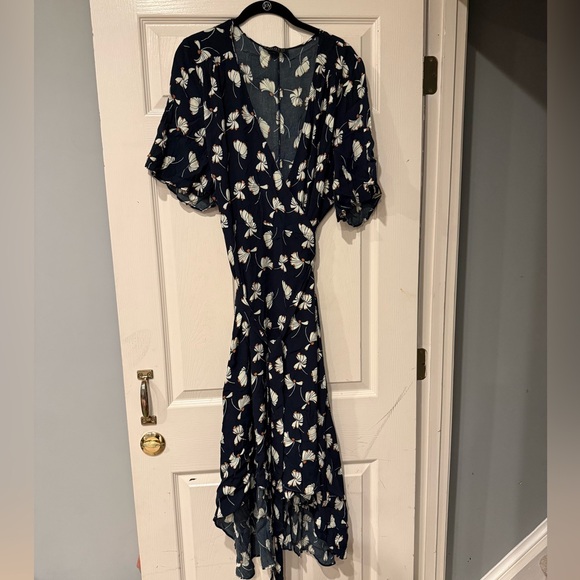 Eloquii Dresses & Skirts - Eloquii Navy Floral High Low Dress